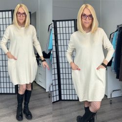 Sziéna környakú zsebes kötött ruha 7866 - bézs