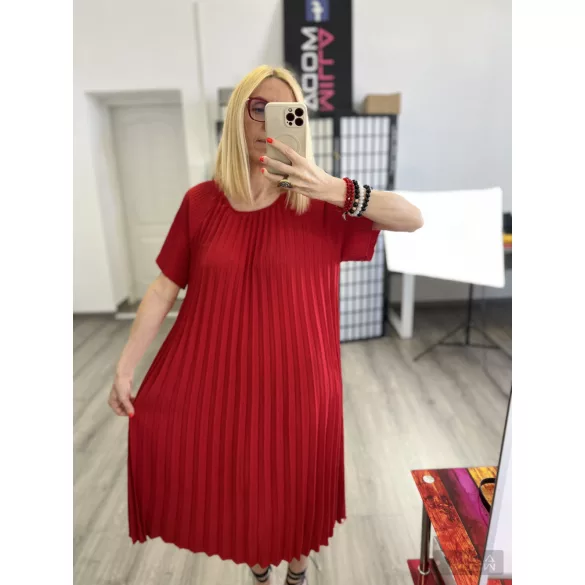 Debra pliszírozott ruha övvel 35153 - piros