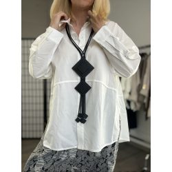   Cindy többrétegű hosszú nyaklánc fa elemekkel, zár nélkül - fekete