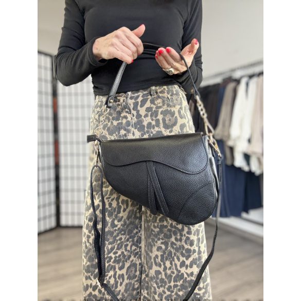 Milla bőr  kézitáska arany kiegészítőkkel-fekete 