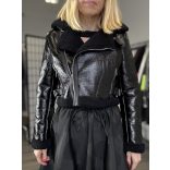 Manosque lakk bélelt crop dzseki MHW135790-fekete