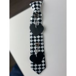 Kockás, szív charmos nyakkendő - fekete