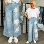 S Woman elasztikus bőszárú farmer gyöngyös virágos SW1990-világoskék