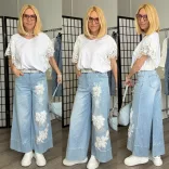 S Woman elasztikus bőszárú farmer gyöngyös virágos SW1990-világoskék