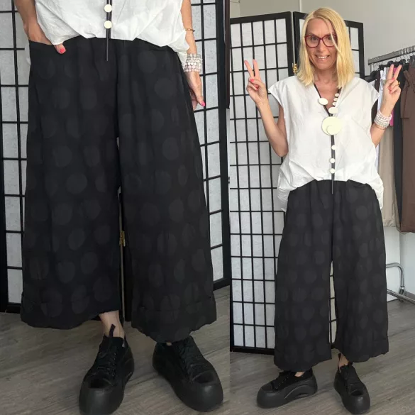Wendy Trendy anyagában pöttyös bőszárú nadrág240551-fekete