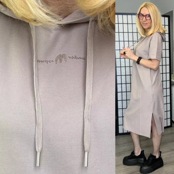 Britni kapucnis tenisz ruha  HM5005-latte