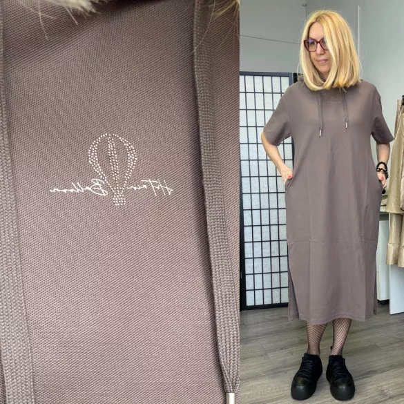 Britni kapucnis tenisz ruha  HM5009-taupe